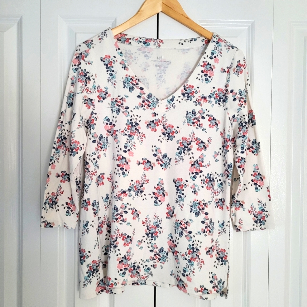 J. Jill 3/4 length sleeve floral v-neck top